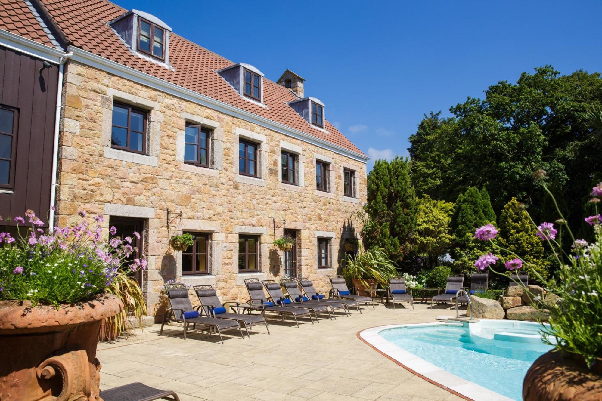 Greenhills Country Hotel Saint Peter Bagian luar foto